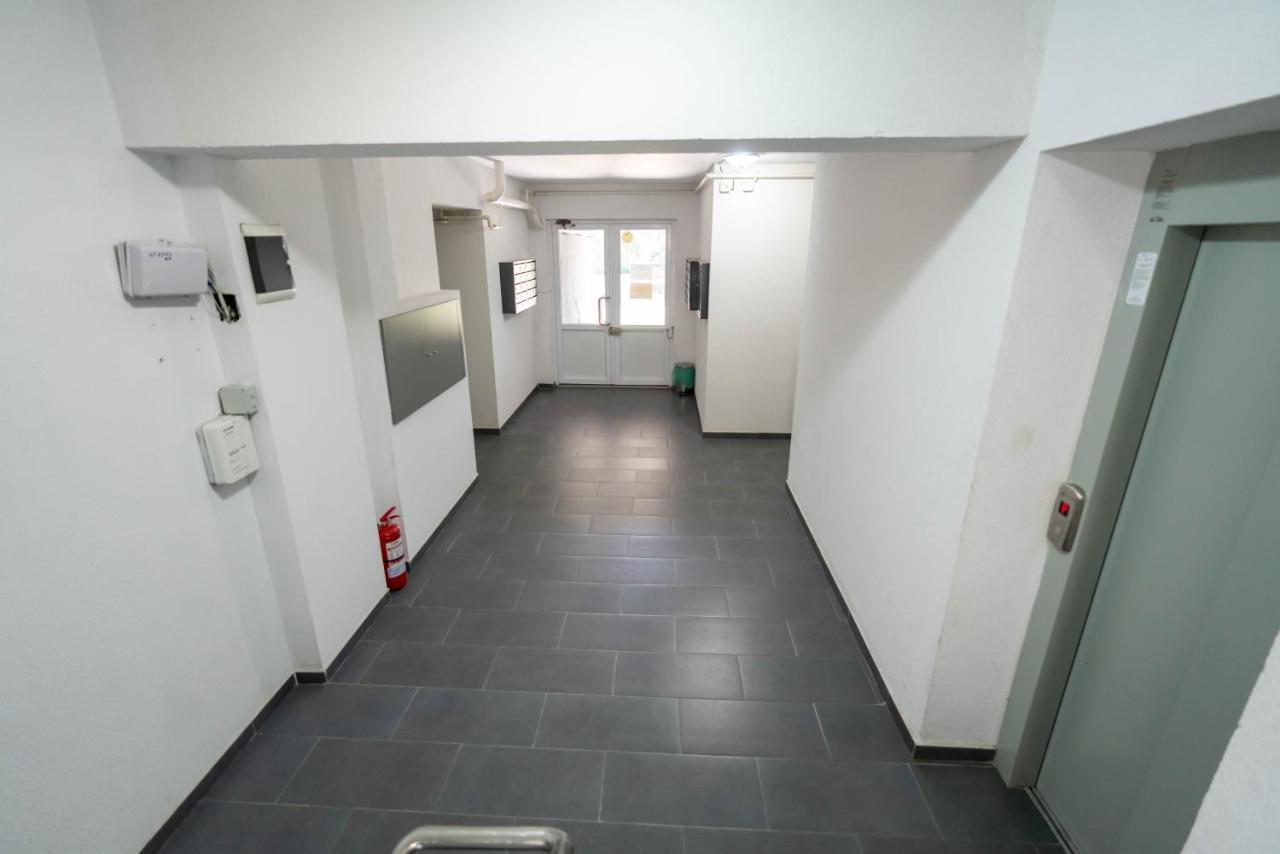 Hotel Studio Titan Bukarest Kültér fotó