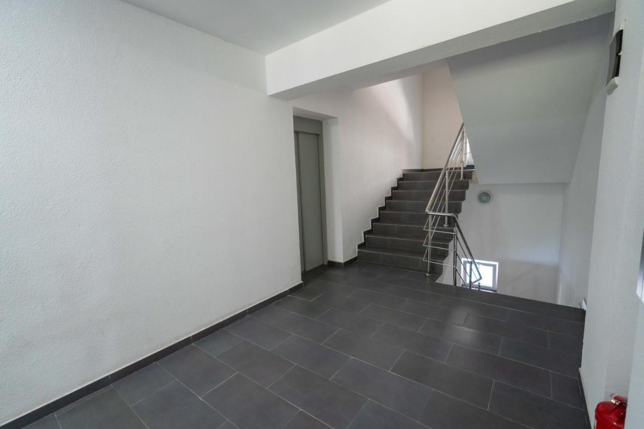 Hotel Studio Titan Bukarest Kültér fotó