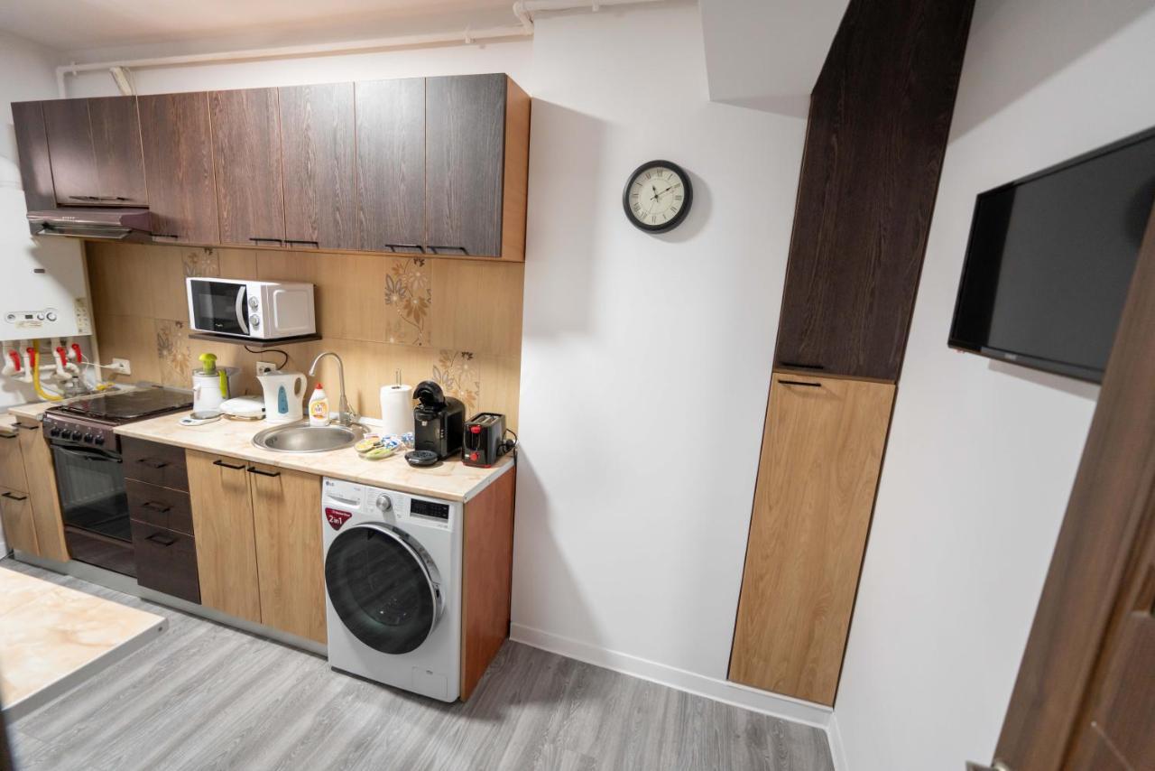 Hotel Studio Titan Bukarest Kültér fotó