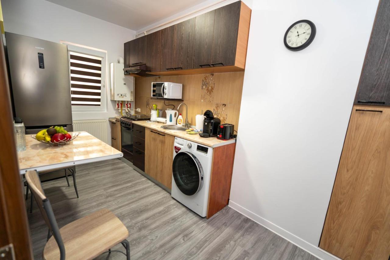 Hotel Studio Titan Bukarest Kültér fotó