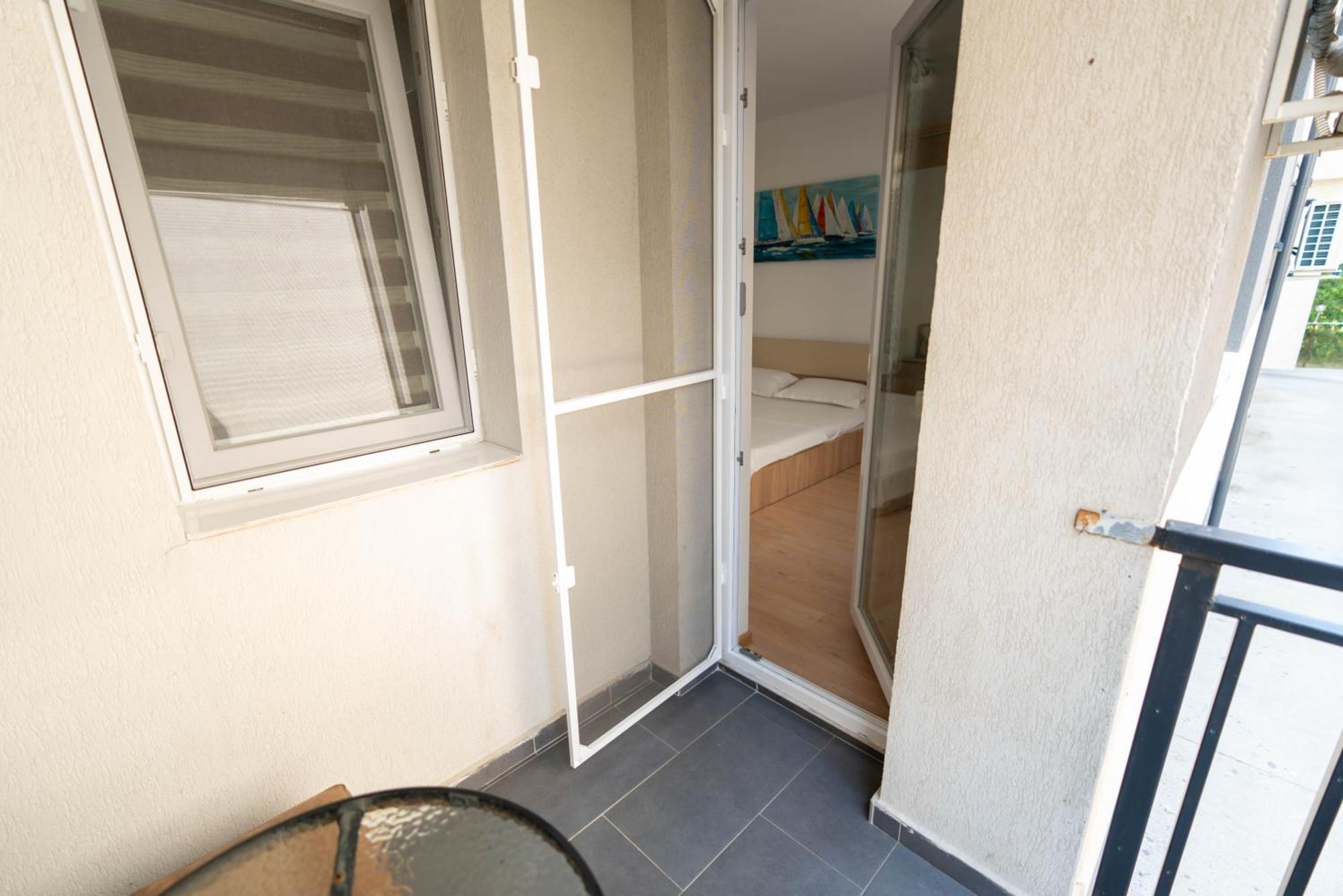 Hotel Studio Titan Bukarest Kültér fotó